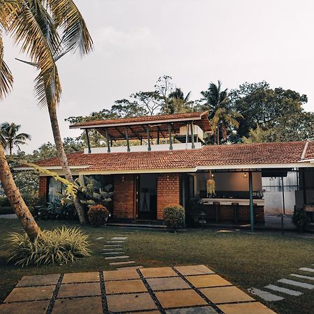 Bamboonest Riverside Villa Kochi Bagian luar foto