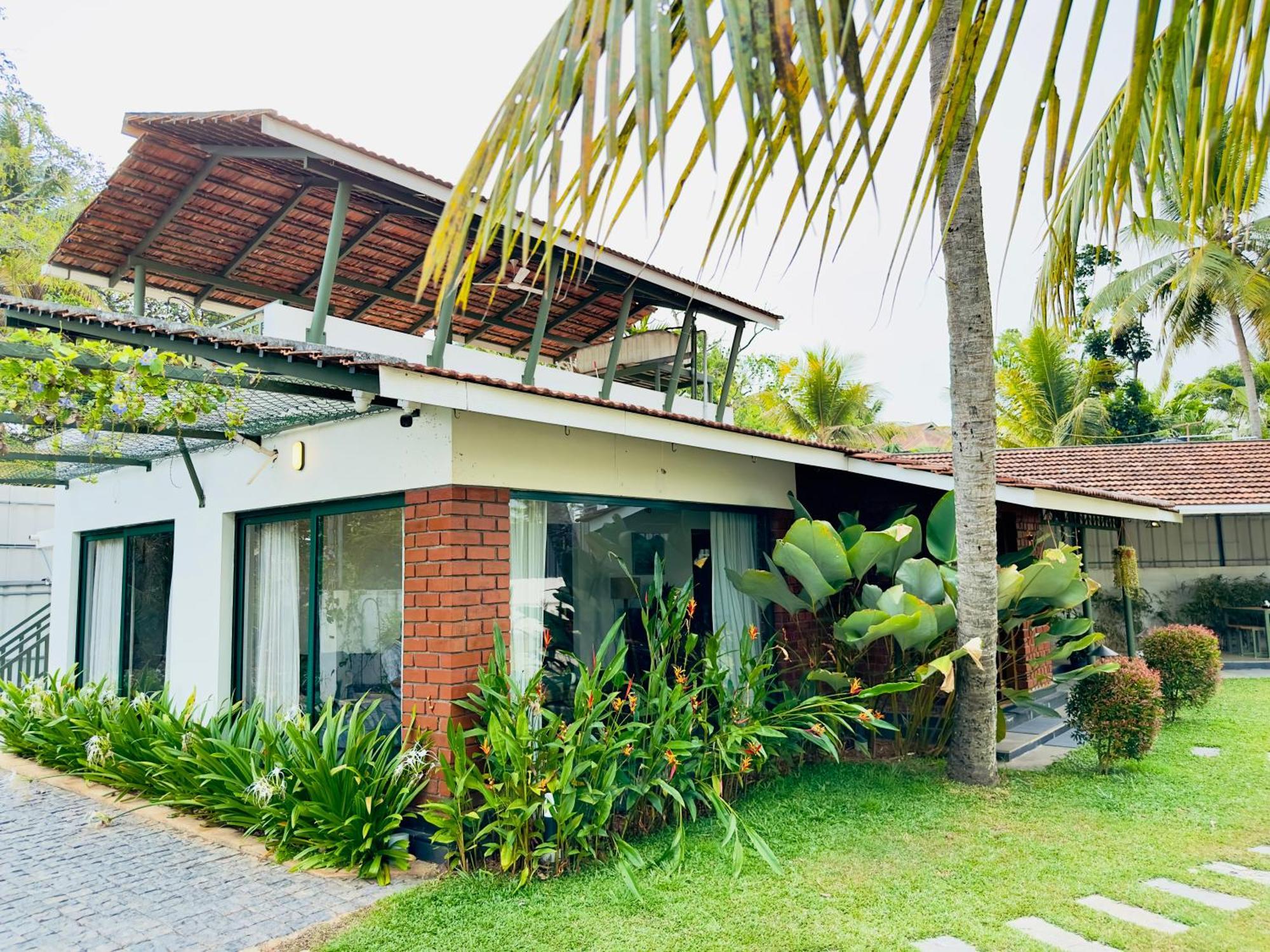 Bamboonest Riverside Villa Kochi Bagian luar foto